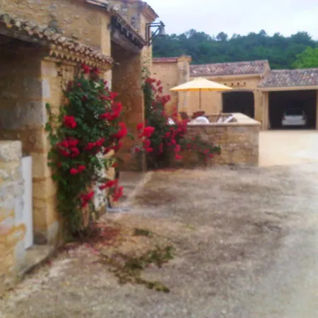 Villa De 4 Chambres A Soulaures Avec Piscine Privee Jardin Amenage Et Wifi *